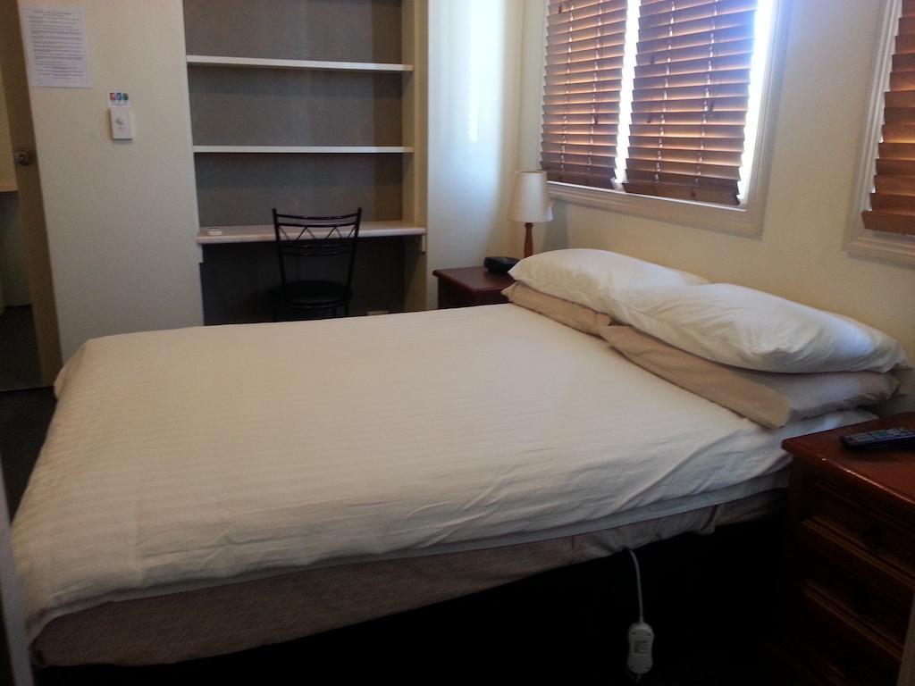 Ashfield Manor Sydney Hotel Room photo