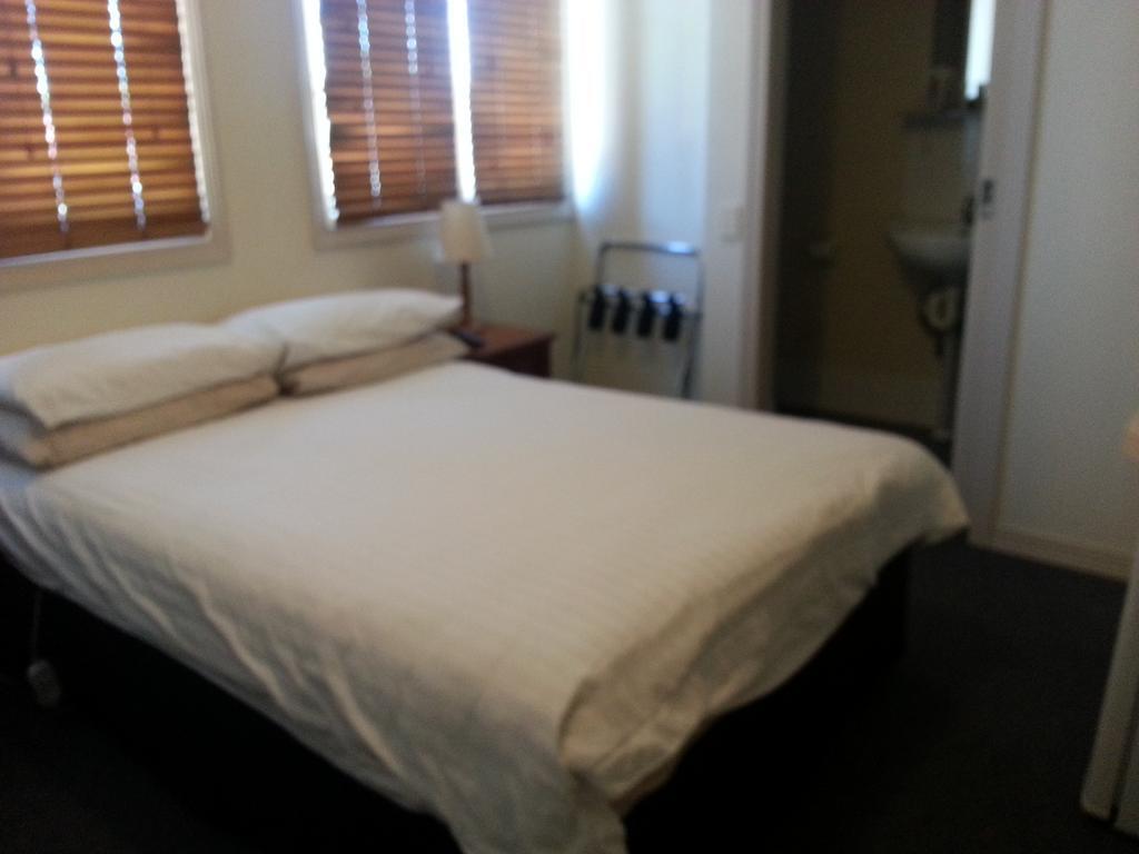 Ashfield Manor Sydney Hotel Room photo